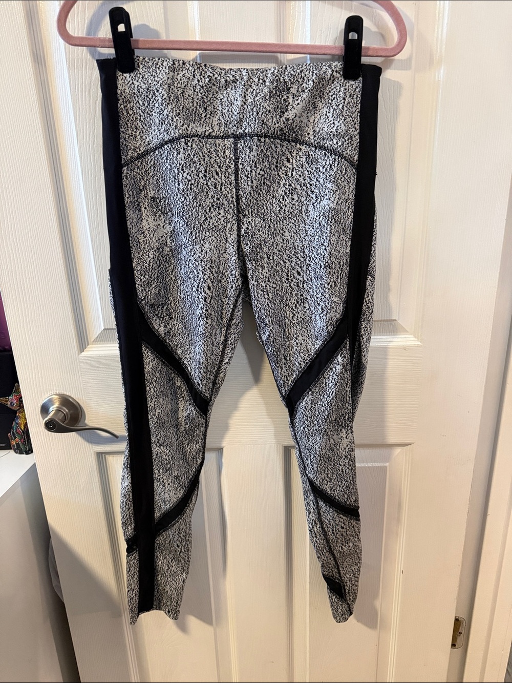 Black & White Patterned High-Waist Leggings